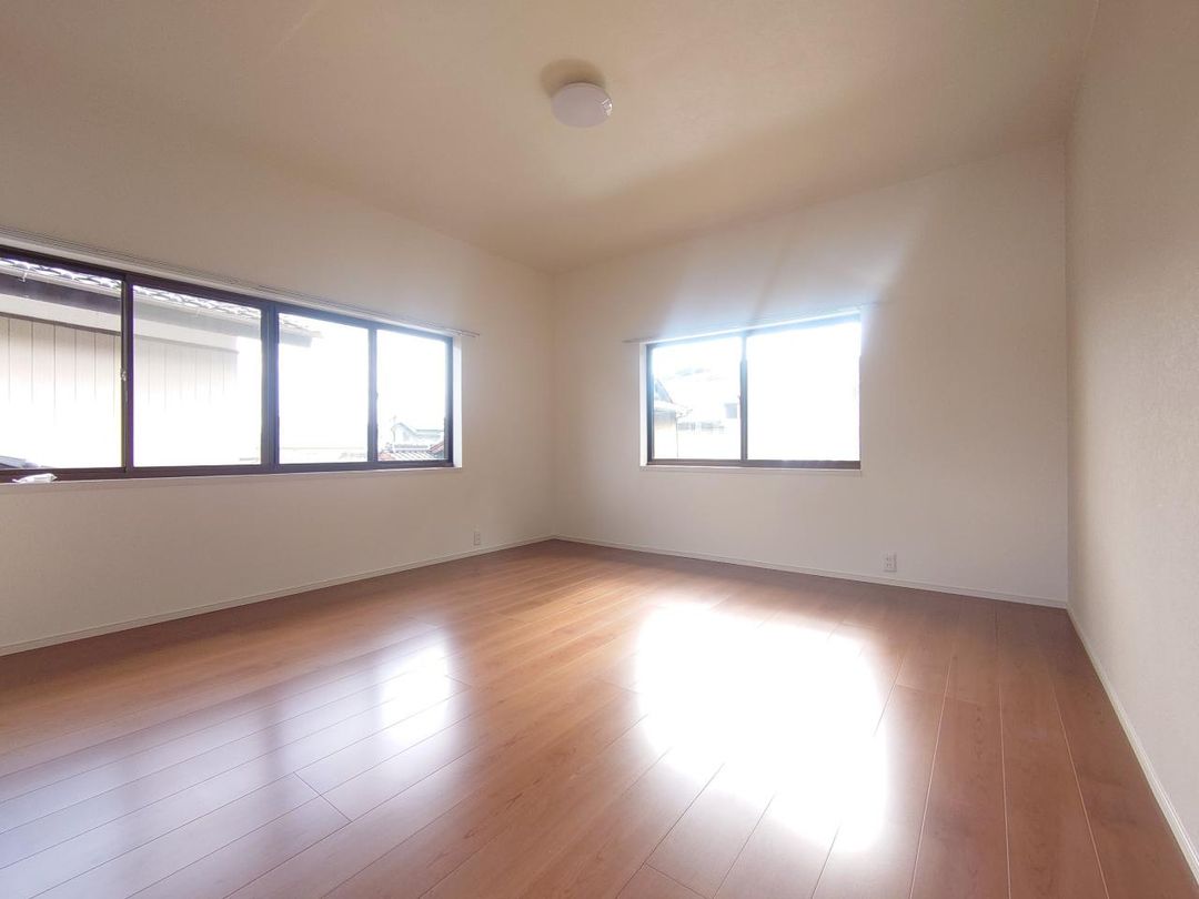 4LDK Detached House for Sale in Shimonoseki, Yamaguchi - Thumbnail 2