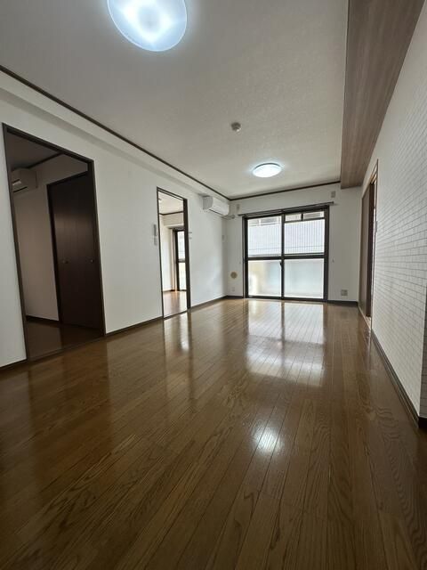3LDK Apartment for Rent in Kawasaki Saiwai Ward Kanagawa - Thumbnail 4