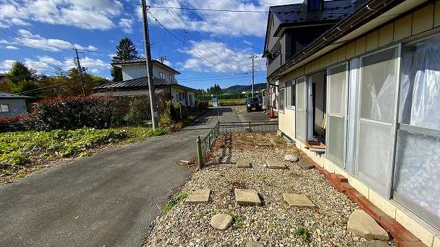 Land for Rent with Old Warehouse in Kitakami, Iwate - Thumbnail 3