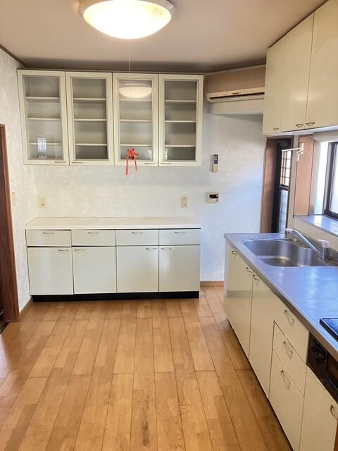 5DK Detached House for Sale in Joetsu, Niigata on 215㎡ Corner Lot - Thumbnail 4
