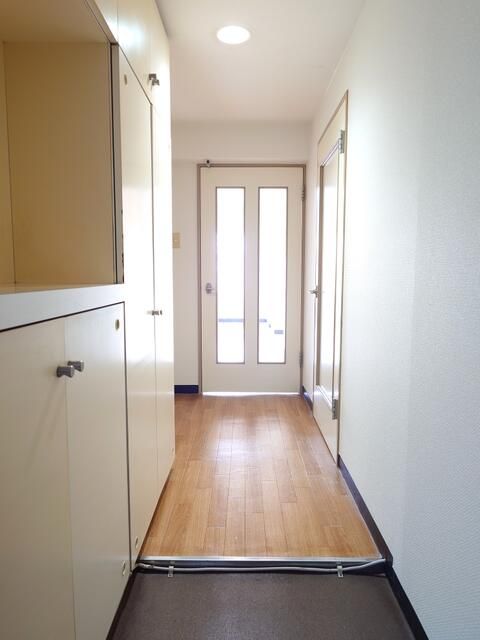 2LDK Apartment for Rent near Shiroishi Station, Sapporo - Thumbnail 3