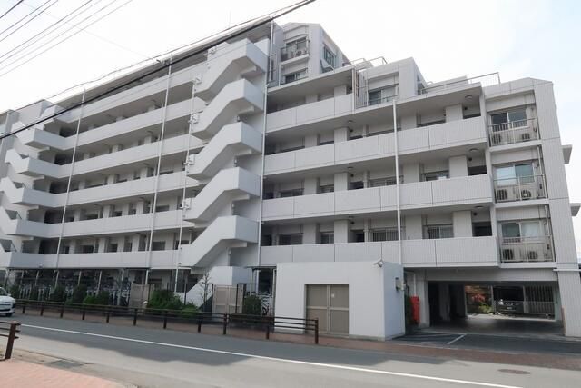 2LDK Apartment for Sale in Higashi-Ome, Ome City, Tokyo - Thumbnail 2