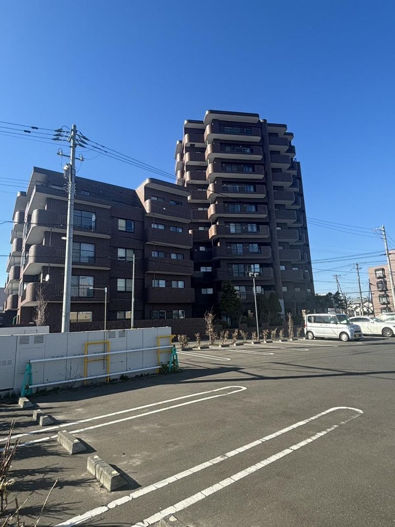 4LDK Apartment for Rent in Lions Mansion Yamanote, Sapporo - Thumbnail 2