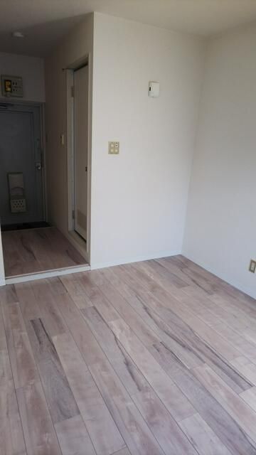 One Room Apartment for Sale in Ota-ku, Tokyo - Thumbnail 2