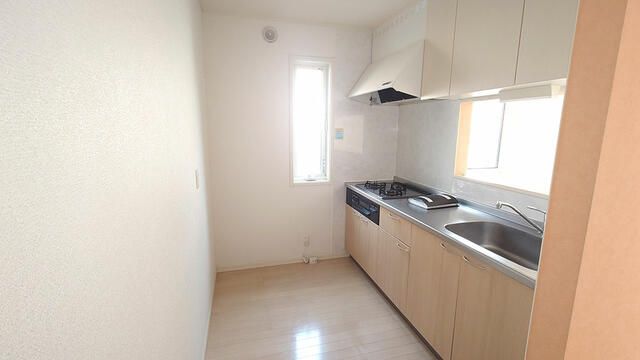 Modern 2LDK Terrace House for Rent in Nagamachi, Sendai - Thumbnail 4