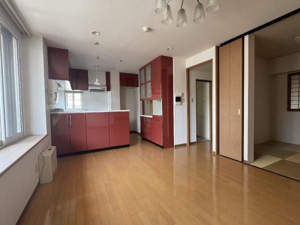 3LDK Apartment for Sale Near Asabu Station, Sapporo - Thumbnail 2