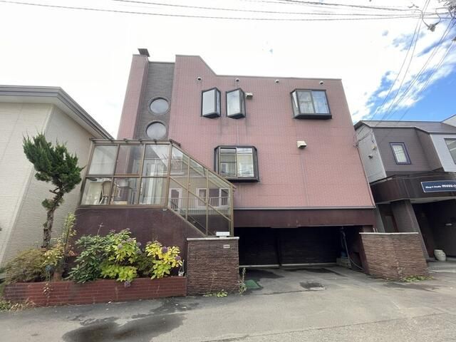 4LDK Detached House Near Minami-Hiragi Station in Sapporo - Thumbnail 2