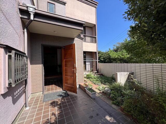 6LDK Detached House on Large Corner Lot in Choshi, Chiba - Thumbnail 2