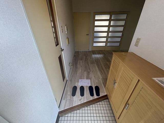 2DK Apartment for Rent in Ayase, Kanagawa 40 sqm - Thumbnail 2