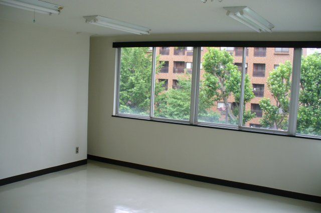 Office for Rent in Chuo Ward Tokyo 123.30 sqm - Thumbnail 2