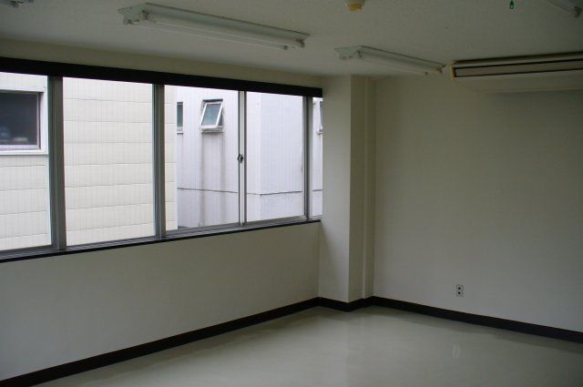 Office for Rent in Chuo Ward Tokyo 123.30 sqm - Thumbnail 3