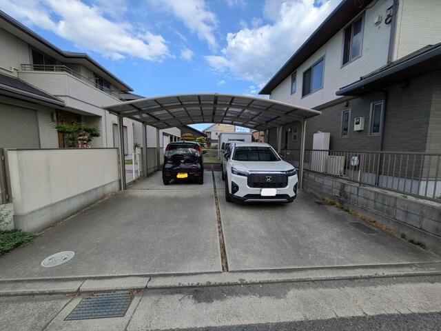 5LDK House for Sale in Takamatsu with Solar Power & Large Garden - Thumbnail 2
