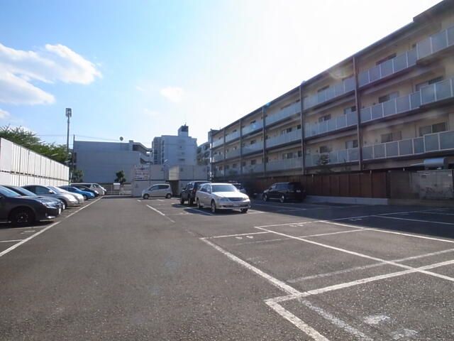 Parking Space for Rent in Chofu, Tokyo - 17,600 Yen - Thumbnail 2
