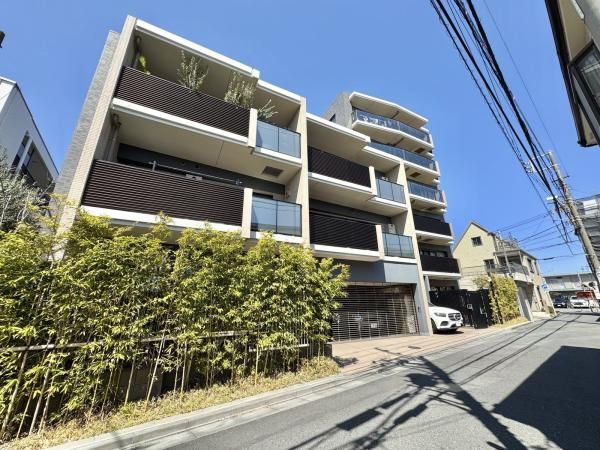 2SLDK Apartment in Kugenuma Kaigan, Fujisawa - 80.08m² - Thumbnail 2