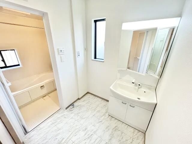 New 4LDK House in Sendai's Miyagino Ward with Parking - Thumbnail 4