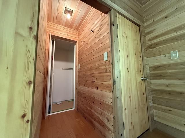 1LDK Wooden House on 204 sqm Land in Hatsukaichi - Image 1