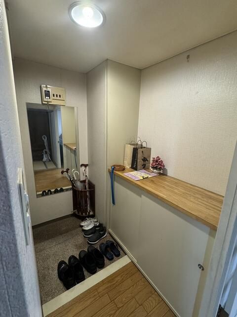 2LDK Corner Apartment for Sale in Central Sapporo, Hokkaido - Thumbnail 2