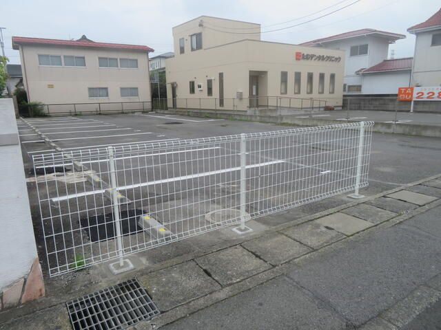 Parking Space for Rent in Kofu, Yamanashi - 5,500 Yen - Thumbnail 3