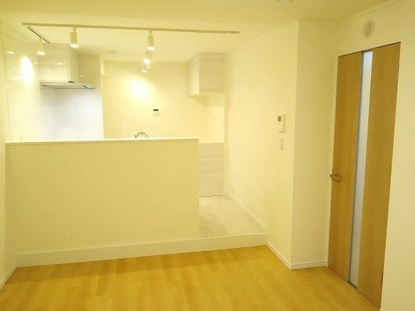 4LDK Townhouse for Sale near Yachiyo-Midorigaoka Station, Chiba - Thumbnail 2