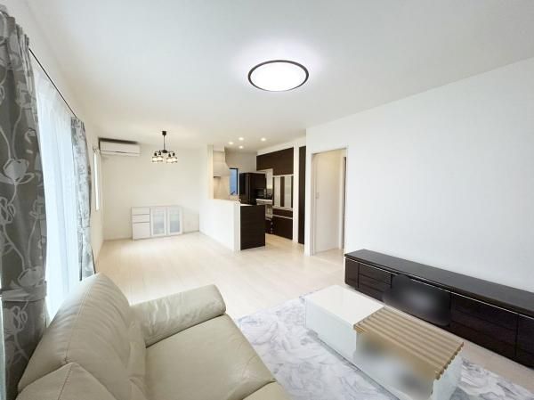 2018 Built 4LDK Wooden House for Sale in Yashio, Saitama - Thumbnail 4