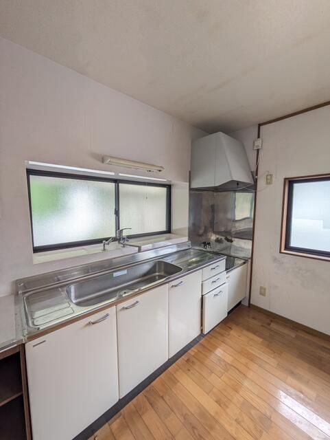 7DK Wooden House for Sale in Sasebo, Nagasaki - Main Image