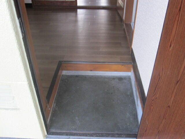 2K Apartment for Rent in Chuo City, Yamanashi - 35,000 Yen - Thumbnail 2