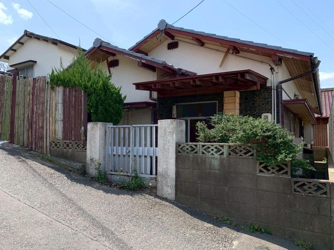 1973 3DK Wooden House in Quiet Shimonoseki Neighborhood - Main Image