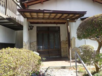 5DK House on 218 sqm Land in Kurate, Fukuoka — Front_door, Kurate, Fukuoka