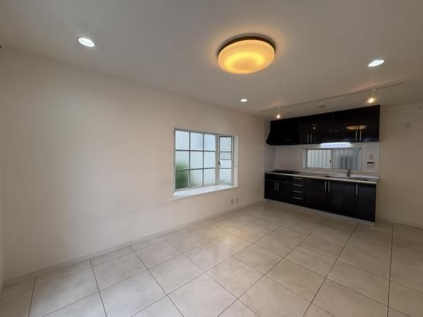 1985 3LDK Wooden House on Corner Lot in Setagaya, Tokyo - Image 37