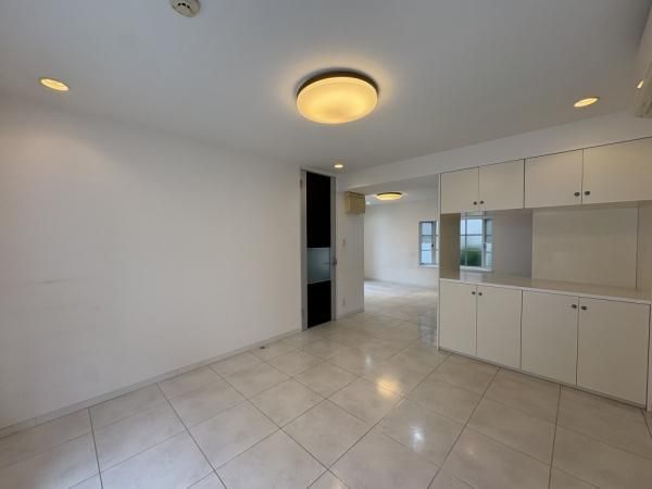 1985 3LDK Wooden House on Corner Lot in Setagaya, Tokyo - Image 22