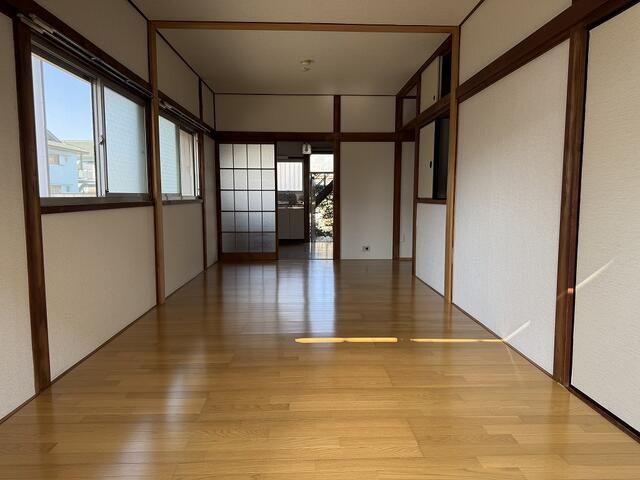 1K Apartment for Rent in Mitaka, Tokyo - 64,000 Yen - Thumbnail 3