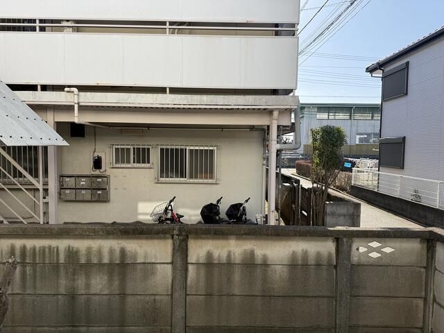 1K Apartment for Rent in Mitaka, Tokyo - 64,000 Yen - Thumbnail 2