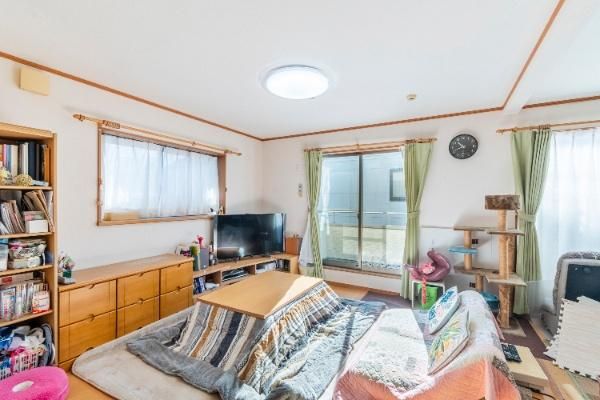 2007-Built 3LDK Detached House with 2 Car Spaces in Hino, Tokyo - Thumbnail 4