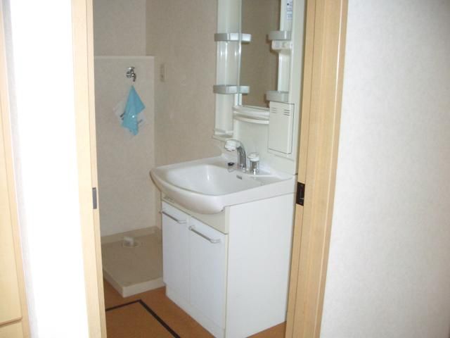 2LDK Apartment for Rent in Kofu, Yamanashi - 58.79 sqm - Thumbnail 4