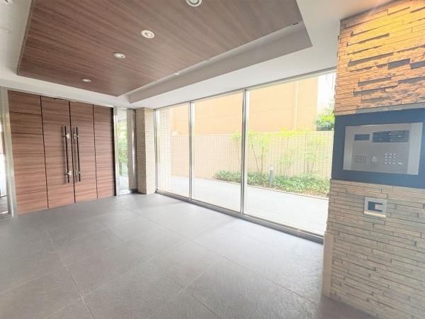 2LDK Apartment for Sale in Chofu City, Tokyo - Thumbnail 3
