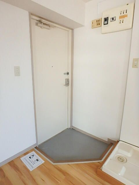 Studio Apartment for Rent in Kanagawa-ku, Yokohama - Thumbnail 2