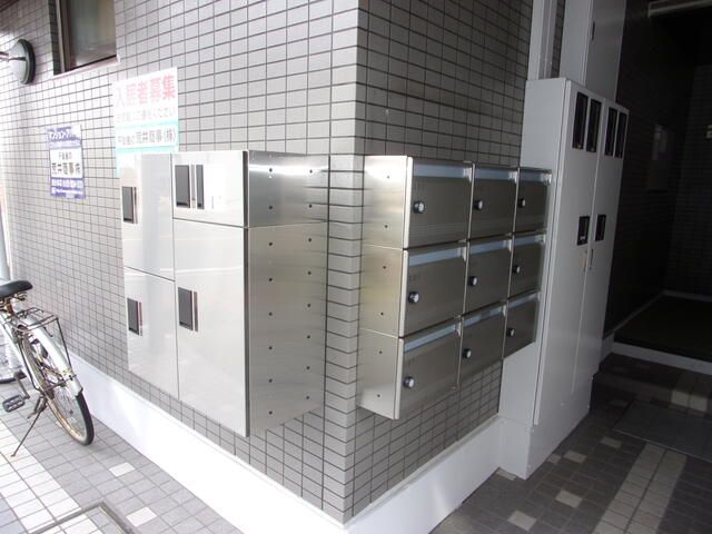1DK Apartment for Rent in Toda City, Saitama - Renovated Top Floor - Thumbnail 2