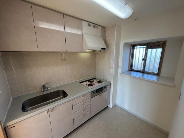 2LDK Apartment for Sale in Inagi City, Tokyo - 58.35 sqm - Thumbnail 4