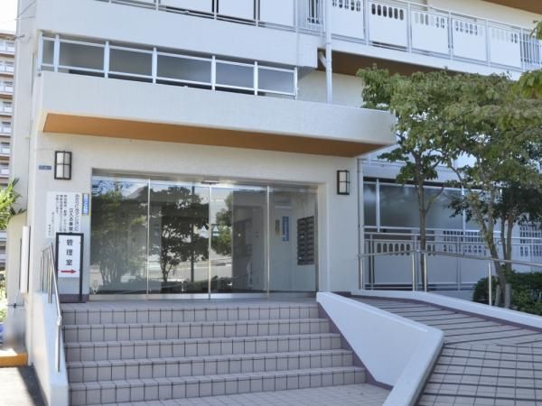 3LDK Apartment for Sale in Yokohama's Sakae Ward, 77 sqm - Thumbnail 4