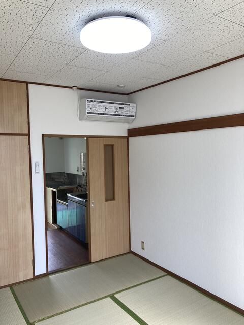 1K Apartment for Rent in Katsura, Chiba - 19,000 Yen - Thumbnail 4