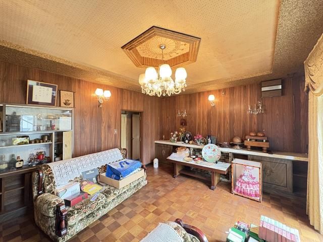 1974 8DK House with 2021 Renovations on 462sqm Land in Mihara - Thumbnail 3