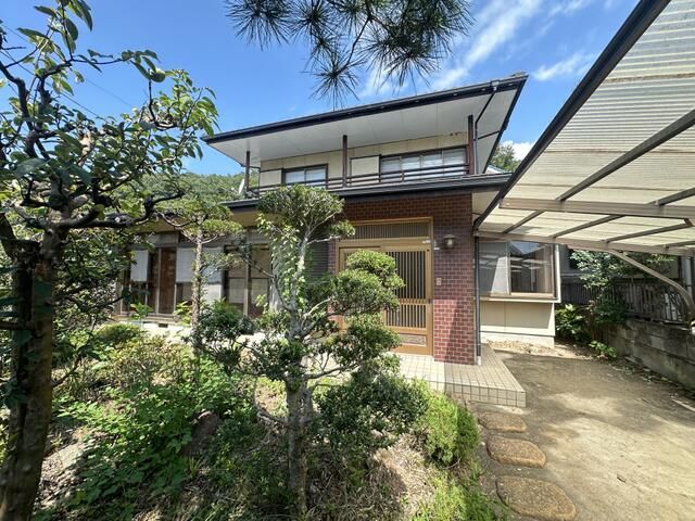 6DK Detached House for Sale in Quiet Kofu Neighborhood - Thumbnail 2
