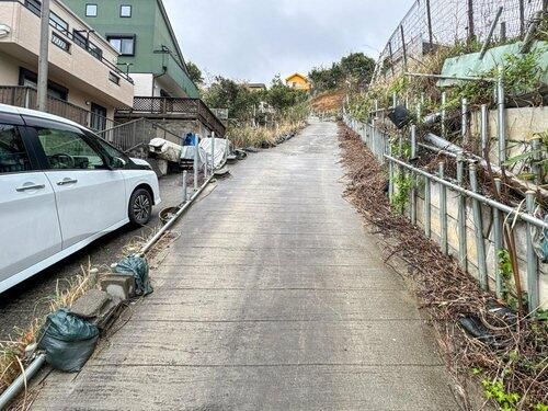 Land for Sale in Hino, Tokyo - 1142 sqm Sloping Plot - Thumbnail 3