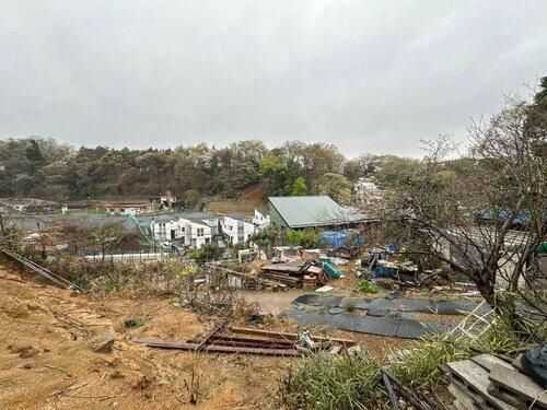 Land for Sale in Hino, Tokyo - 1142 sqm Sloping Plot - Thumbnail 2