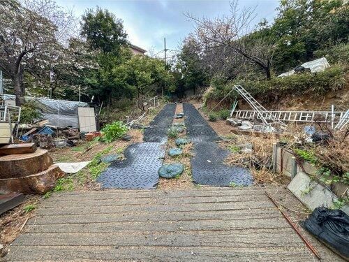 Land for Sale in Hino, Tokyo - 1142 sqm Sloping Plot - Thumbnail 4
