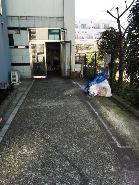 10-Unit Apartment Building for Sale in Shibuya, Tokyo - Thumbnail 3