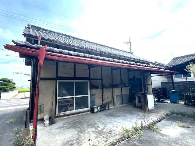 1972 5DK House on 852sqm Land with Parking in Zentsuji, Kagawa - Thumbnail 2