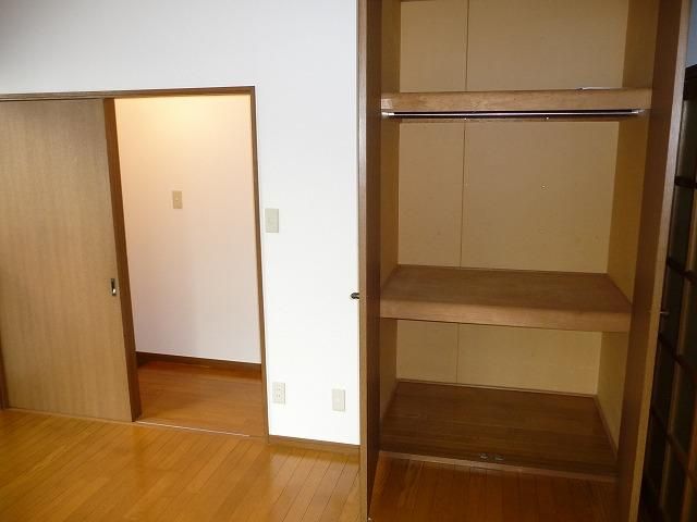 1K Apartment for Rent near Wakabayashi Station, Setagaya, Tokyo - Thumbnail 4