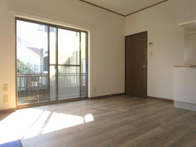 2LDK Terraced House for Rent in Kunitachi, Tokyo - Thumbnail 2