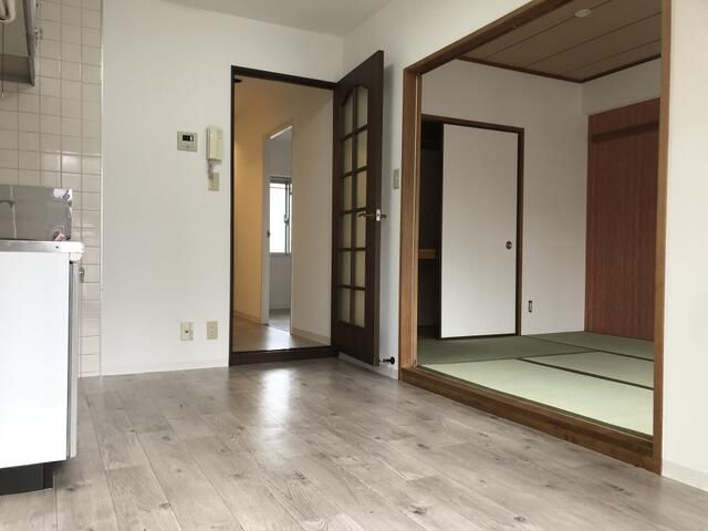 Angelheim Higashi-Nakano 2DK Apartment for Rent in Tokyo - Thumbnail 3